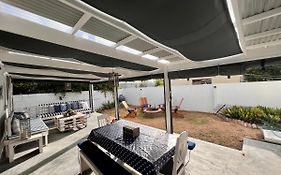 Adorable 2 Bedroom Cottage With Spacious Veranda